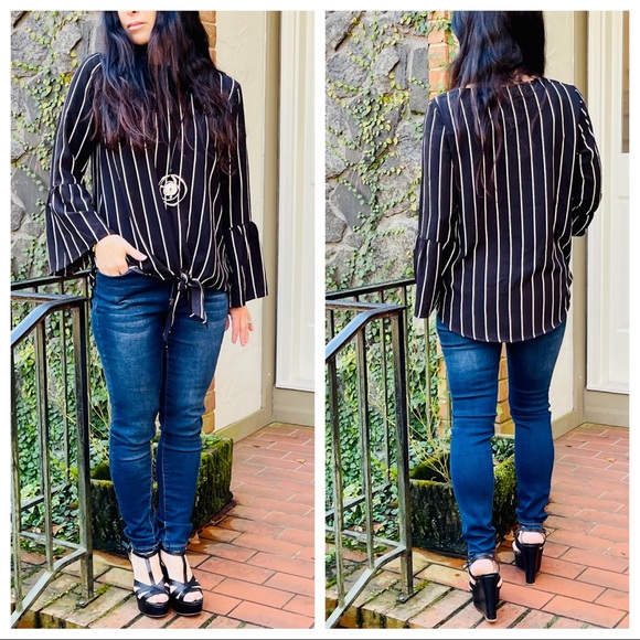 ✨LAST ONE✨Chic bell sleeves black stripes top - Picture 2 of 9